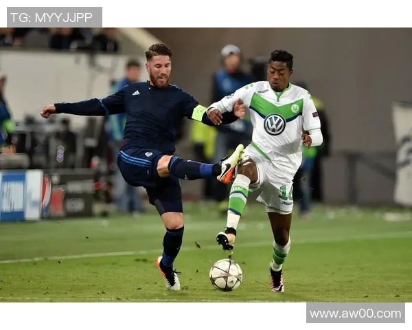 欧冠激战：皇马逆转曼联5-1补时进球点燃全场激情